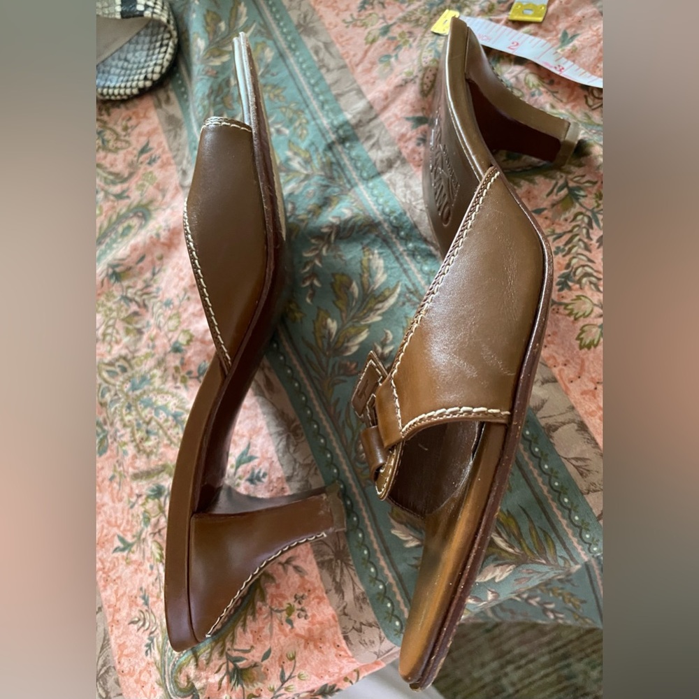 Ferragamo Chocolate Brown 2.25 inch Sandals. Size 8B, Made in Italy. Stunning - Picture 10 of 16